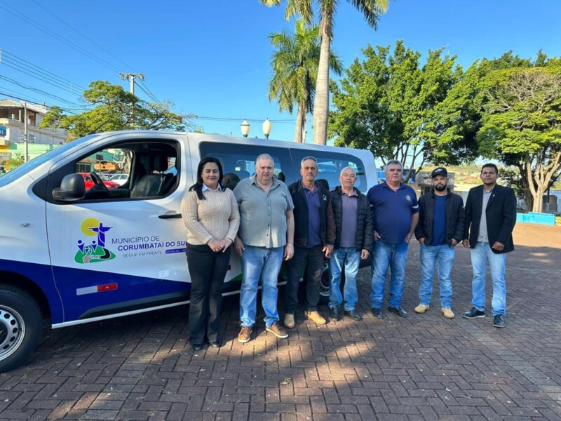 mais-duas-vans-zero-quilometro-entregues-para-a-secretaria-municipal-da-saude
