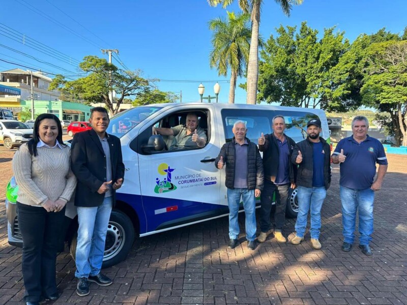mais-duas-vans-zero-quilometro-entregues-para-a-secretaria-municipal-da-saude